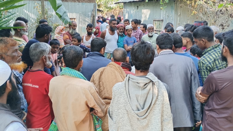 ভূরুঙ্গামারীতে ভটভটি উল্টে চালকের মৃত্যু