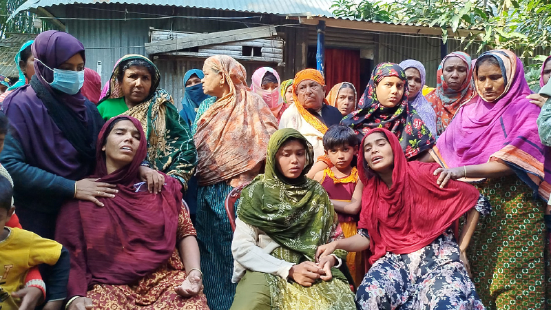 নড়াইলে নিহতের দুই পরিবারে চলছে শোকের মাতম