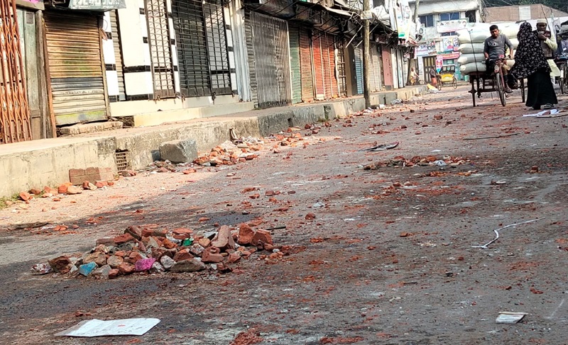 ছাত্রদলের মিছিল থেকে দুই গ্রামবাসীর সংঘর্ষ, আহত অন্তত ৩০