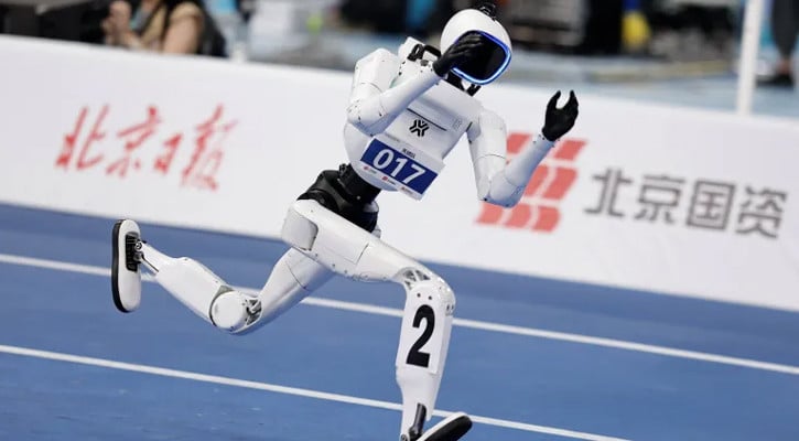 বোল্টের কীর্তি ছাপিয়ে চীনা রোবটের নয়া বিশ্বরেকর্ড