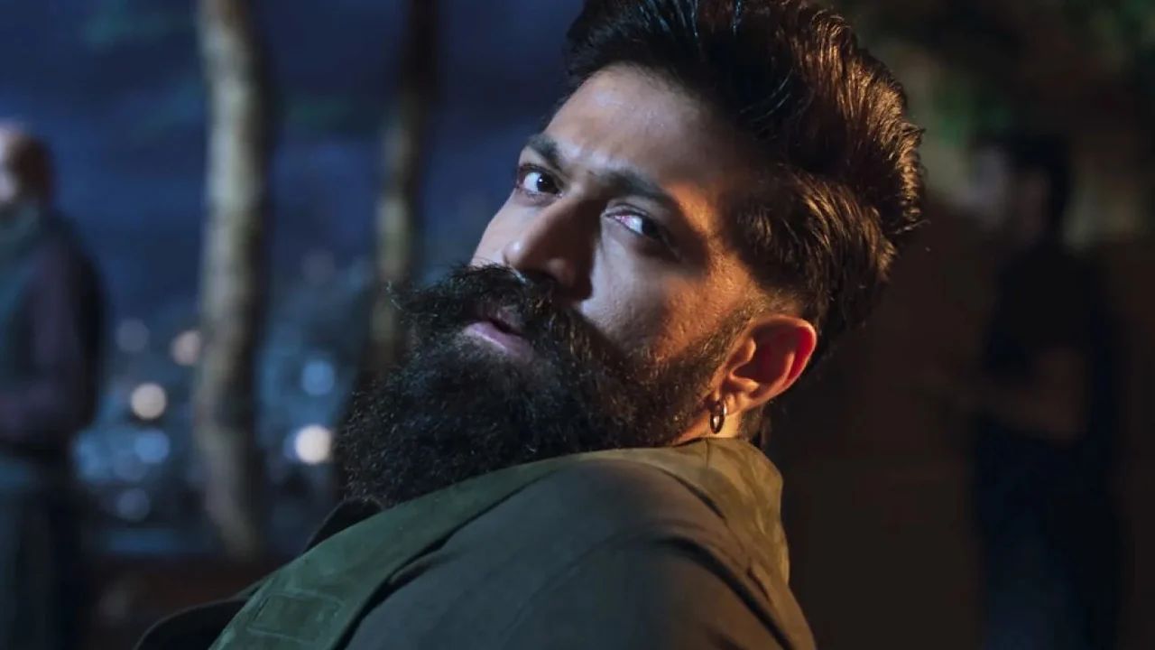 ‘টক্সিক’-এর আয় নেমেছে অর্ধেকের নিচে