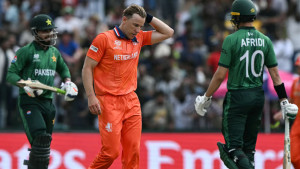 খাদের কিনারা থেকে পাকিস্তানের জয় খাদের কিনারা থেকে পাকিস্তানের জয়